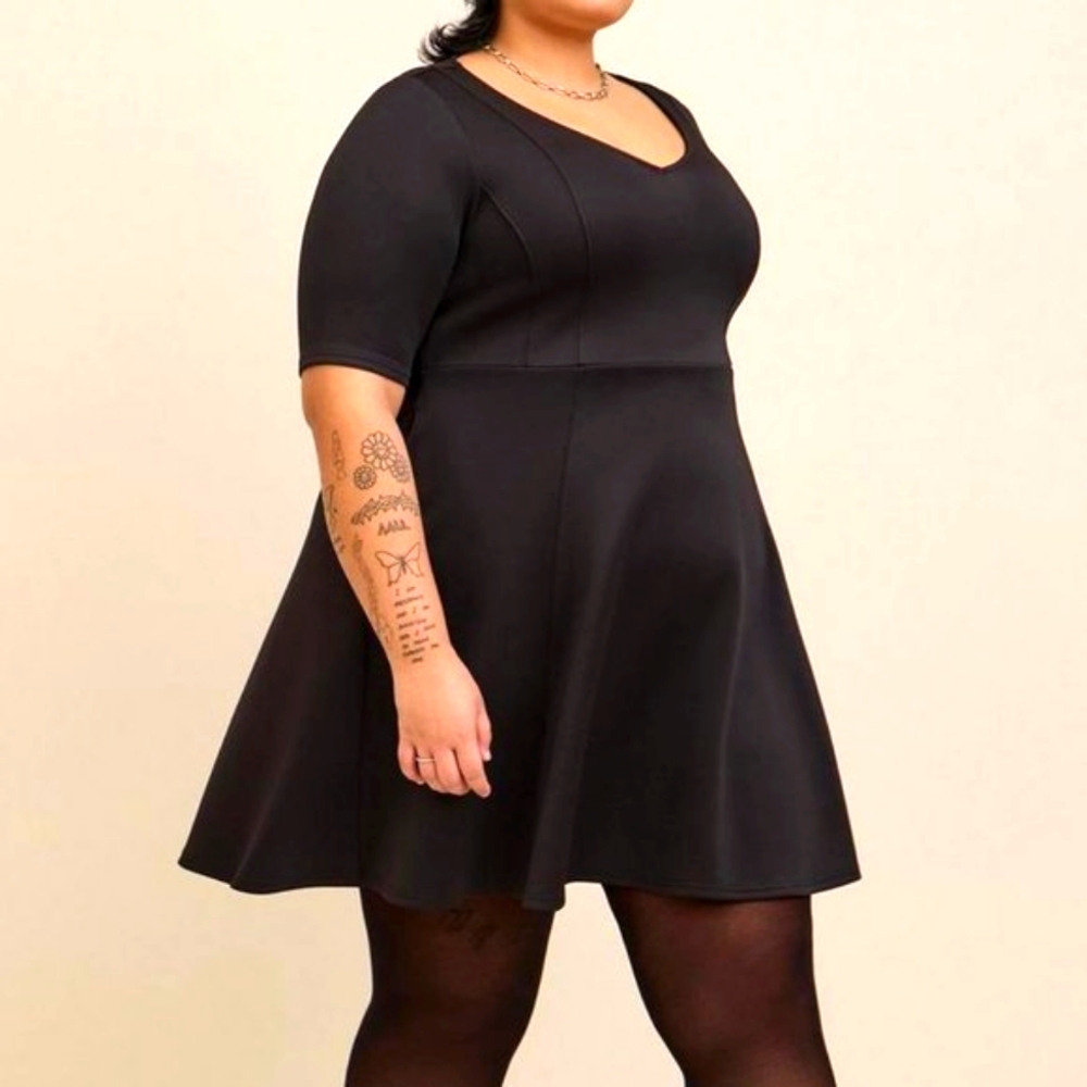 ❤️NWT TORRID FLUTED FIT & FLARE MINI DRESS - SCUBA BLACK MACHINE WASH SIZE 3X